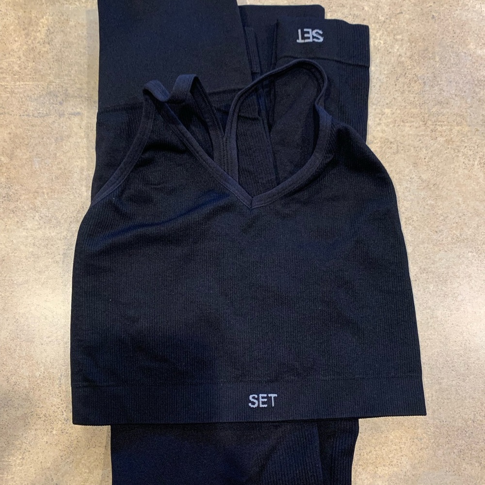 Set active workout set/ never worn